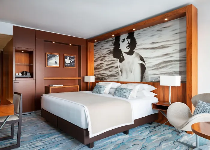 جيه دبليو ماريوت فندق كان